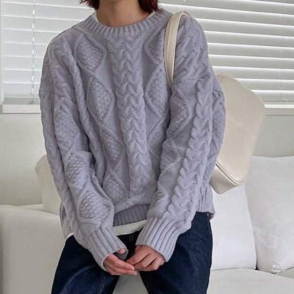 Elegant Cable Knit Sweater in Purple